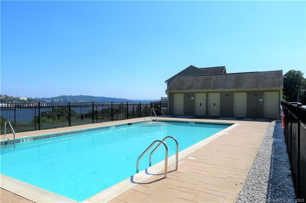 Waterford, Connecticut 06375, United States, 2 Bedrooms Bedrooms, ,3 BathroomsBathrooms,Residential,Active,139873