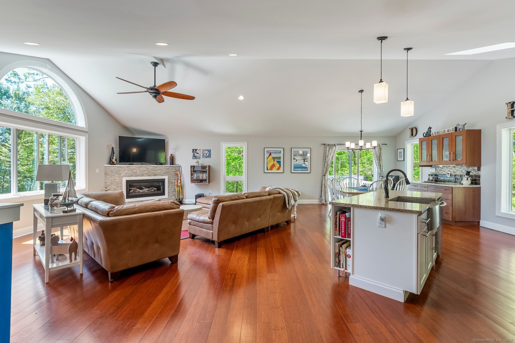 19 Portage Trail, East Hampton, Connecticut image 6