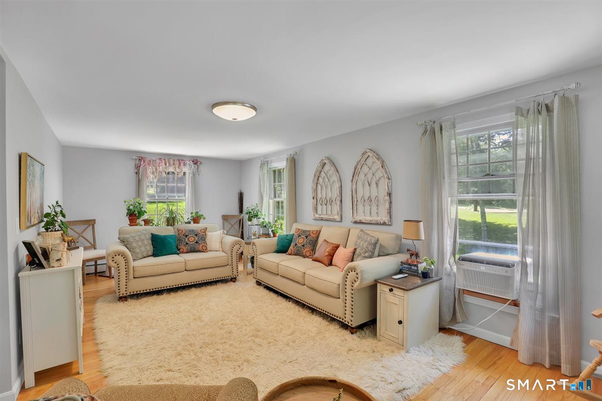 11 Lexington Drive
