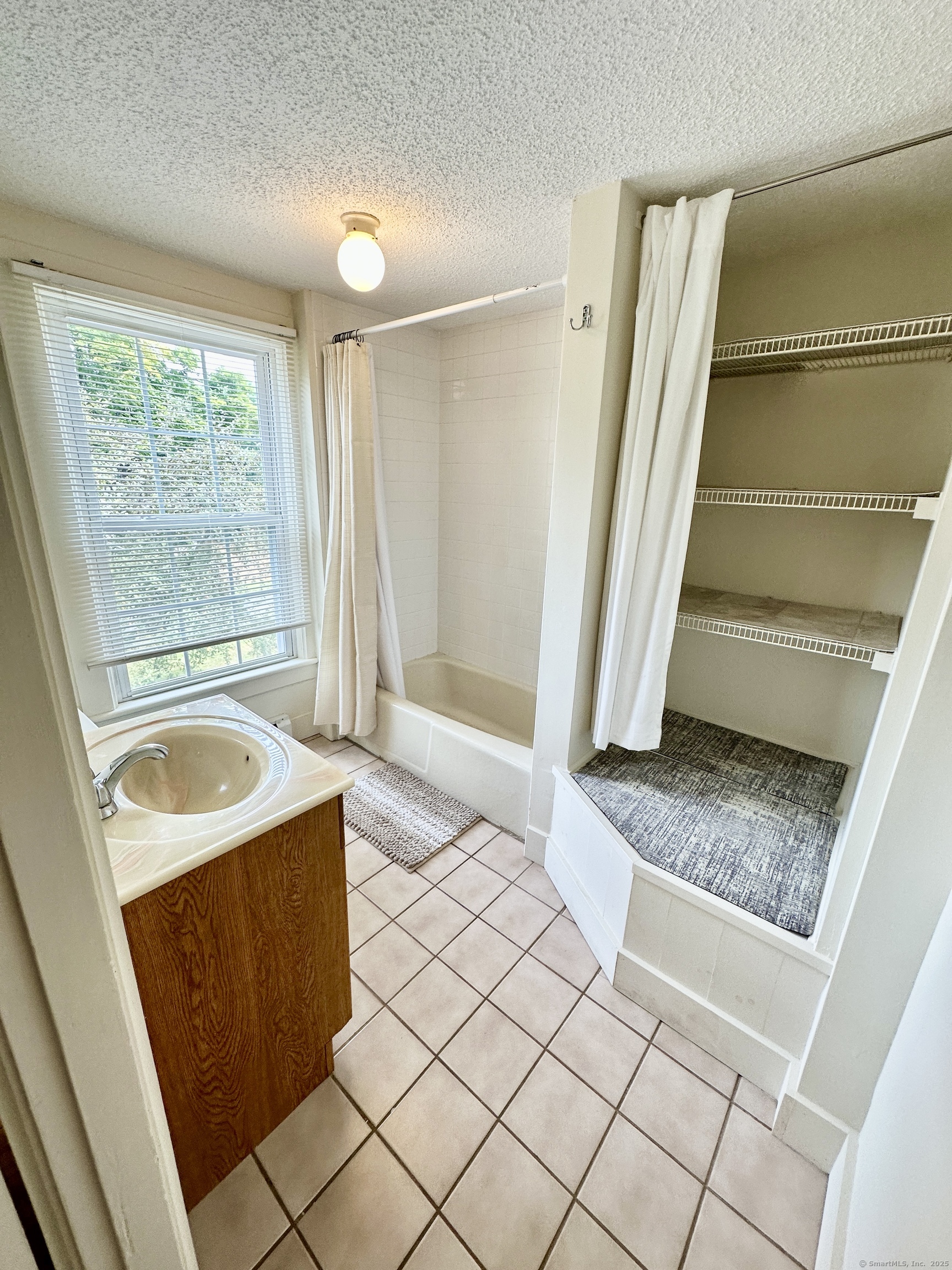 East Haddam, Connecticut 06469, United States, 1 Bedroom Bedrooms, ,1 BathroomBathrooms,Residential,Active,184443