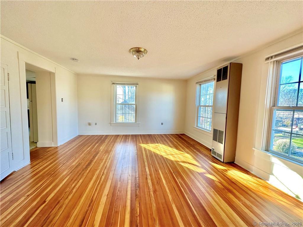 East Haddam, Connecticut 06469, United States, 1 Bedroom Bedrooms, ,1 BathroomBathrooms,Residential,Active,184443