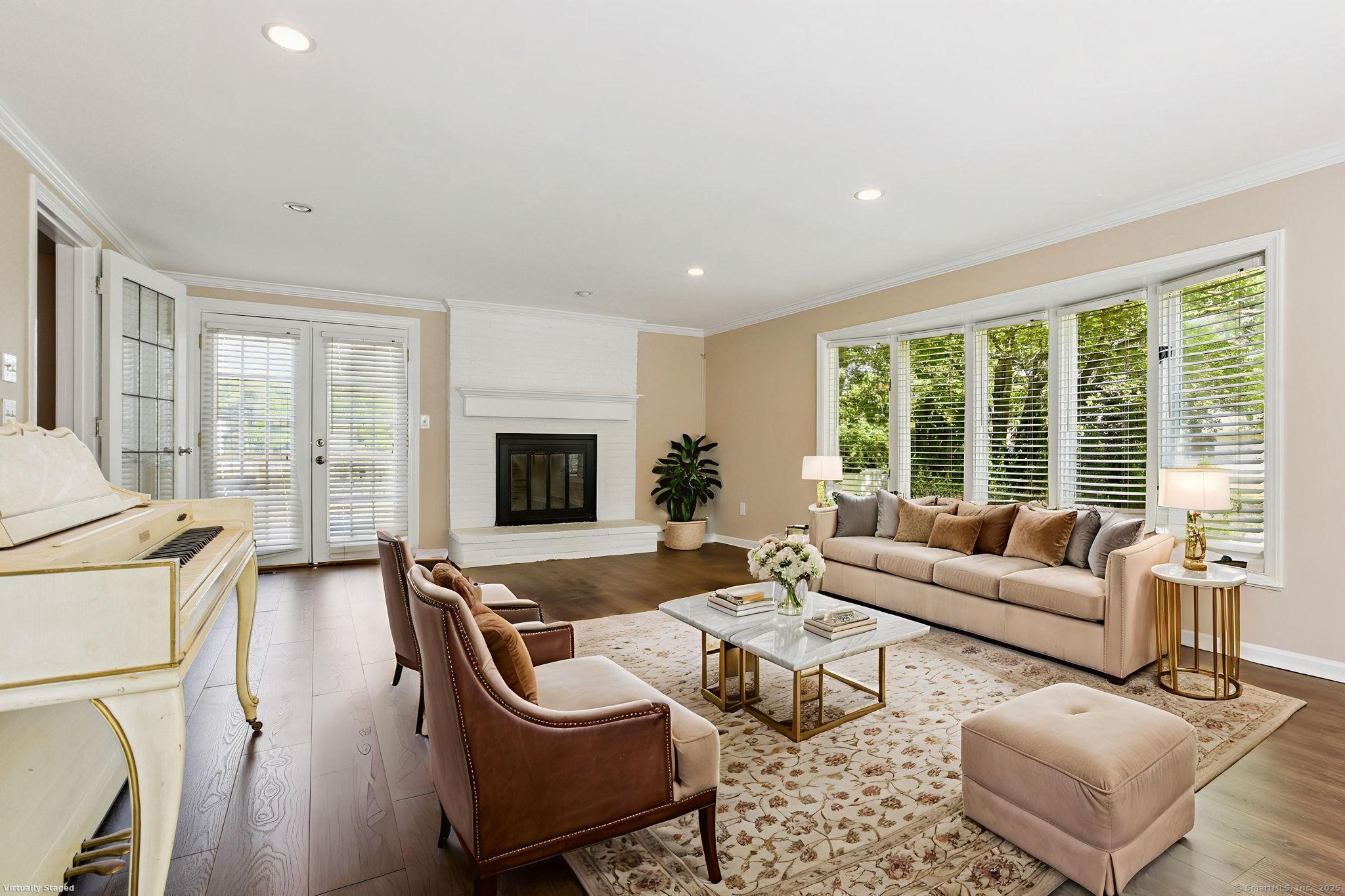 North Haven, Connecticut 06473, United States, 3 Bedrooms Bedrooms, ,2 BathroomsBathrooms,Residential,Pending,203936