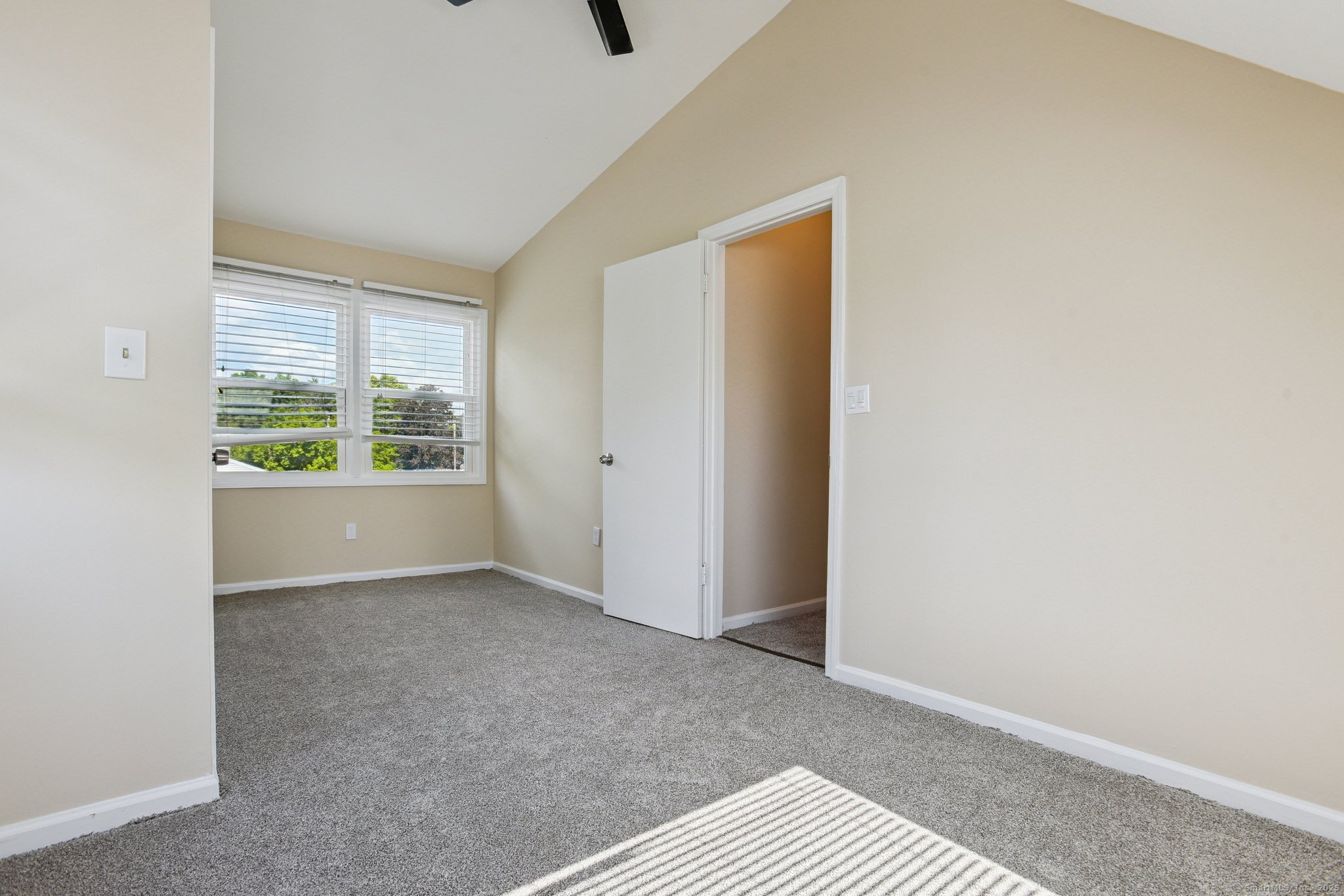 North Haven, Connecticut 06473, United States, 3 Bedrooms Bedrooms, ,2 BathroomsBathrooms,Residential,Pending,203936