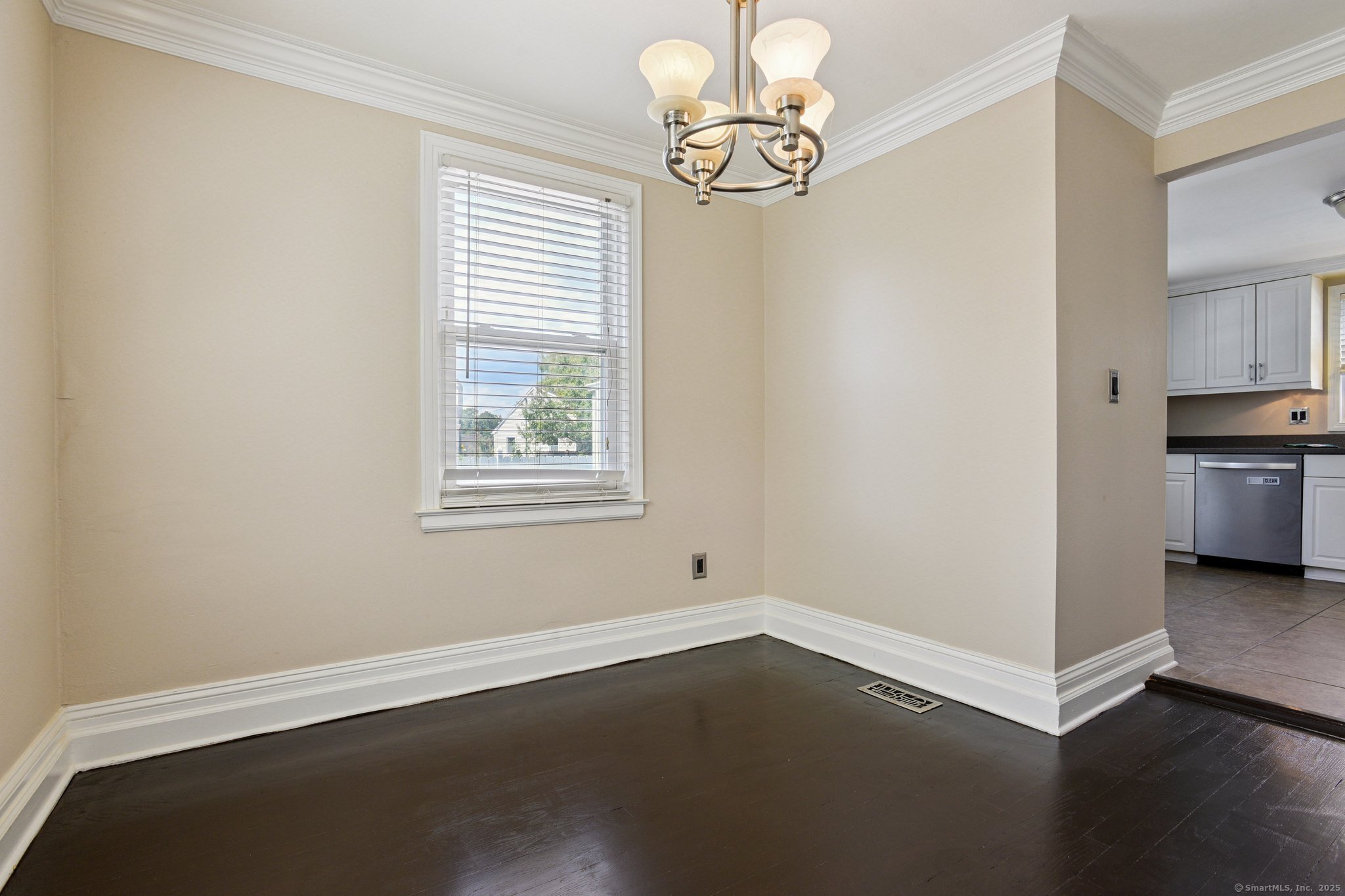 North Haven, Connecticut 06473, United States, 3 Bedrooms Bedrooms, ,2 BathroomsBathrooms,Residential,Pending,203936