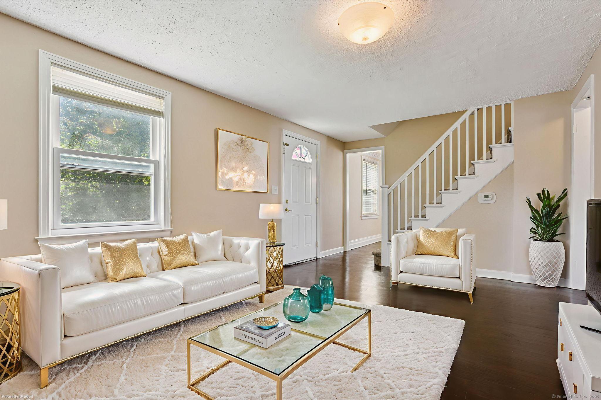 North Haven, Connecticut 06473, United States, 3 Bedrooms Bedrooms, ,2 BathroomsBathrooms,Residential,Pending,203936