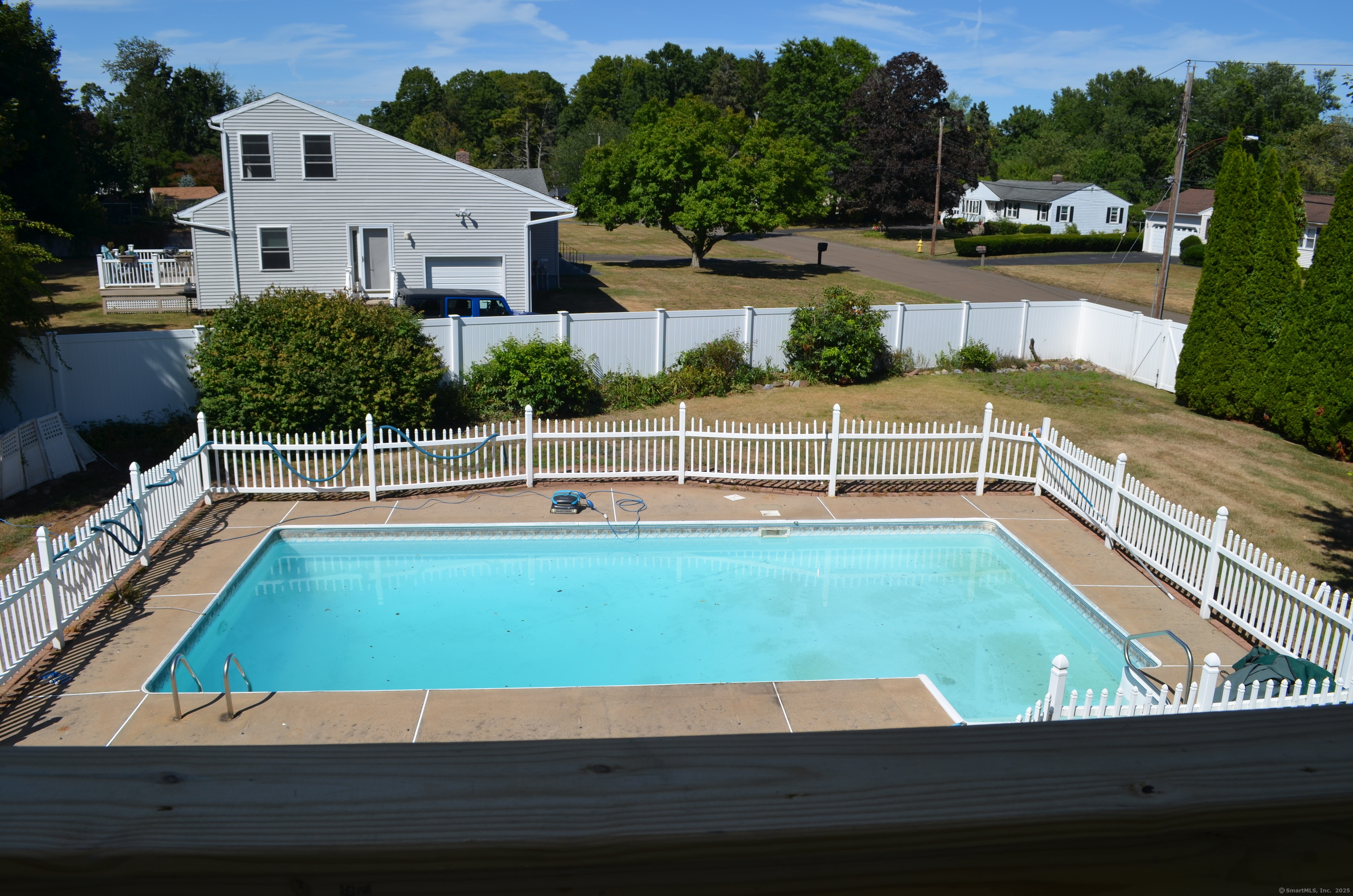 North Haven, Connecticut 06473, United States, 3 Bedrooms Bedrooms, ,2 BathroomsBathrooms,Residential,Pending,203936