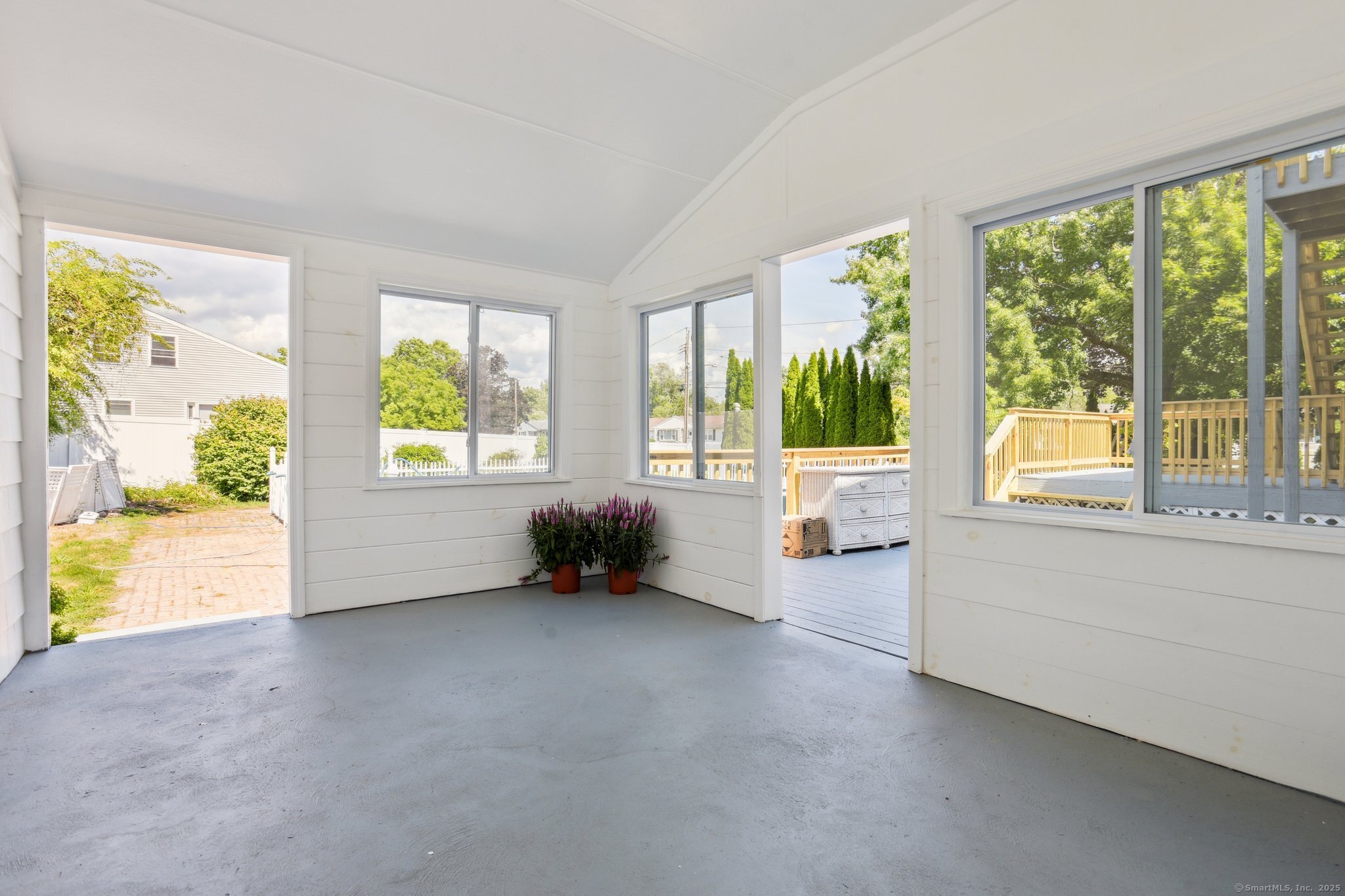 North Haven, Connecticut 06473, United States, 3 Bedrooms Bedrooms, ,2 BathroomsBathrooms,Residential,Pending,203936