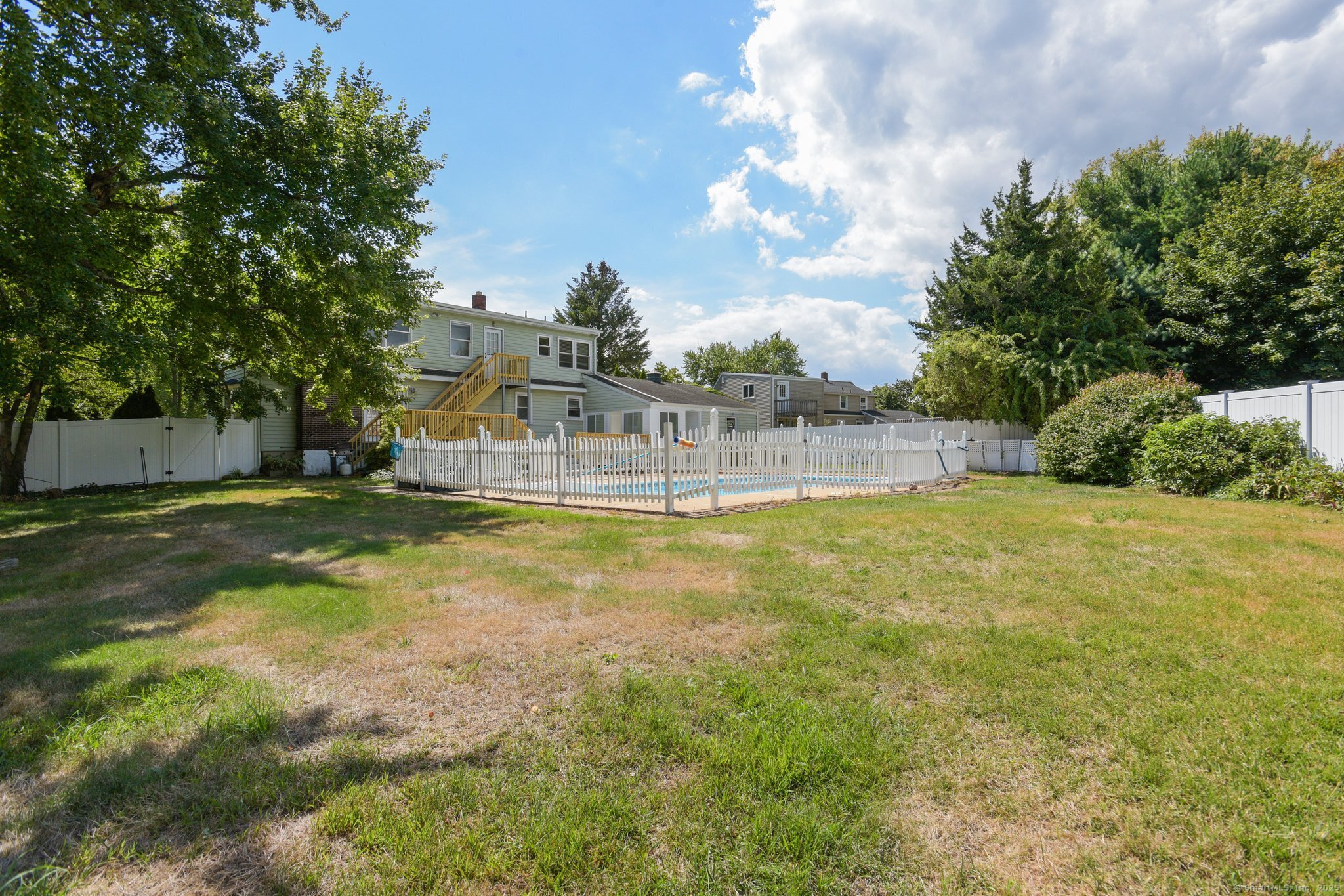 North Haven, Connecticut 06473, United States, 3 Bedrooms Bedrooms, ,2 BathroomsBathrooms,Residential,Pending,203936