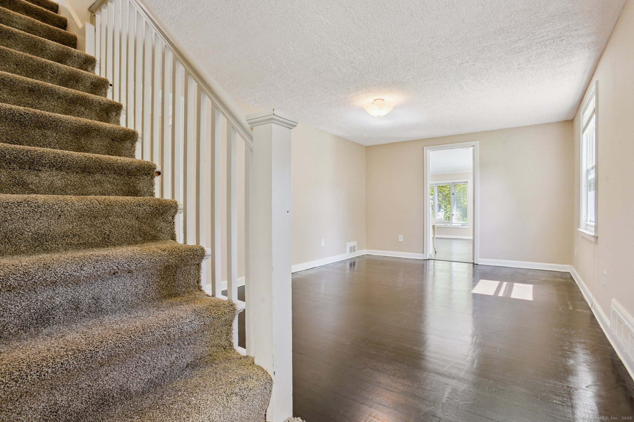 North Haven, Connecticut 06473, United States, 3 Bedrooms Bedrooms, ,2 BathroomsBathrooms,Residential,Pending,203936