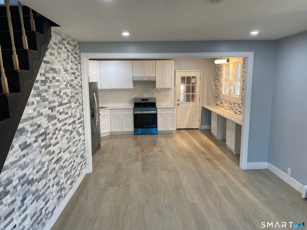 Photo of 212 Platt Street, Waterbury, CT 06704 (MLS # 24146031)