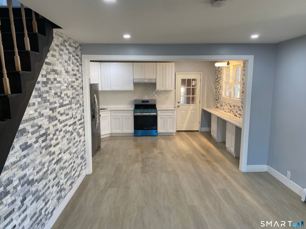 Photo of 212 Platt Street, Waterbury, CT 06704 (MLS # 24146031)