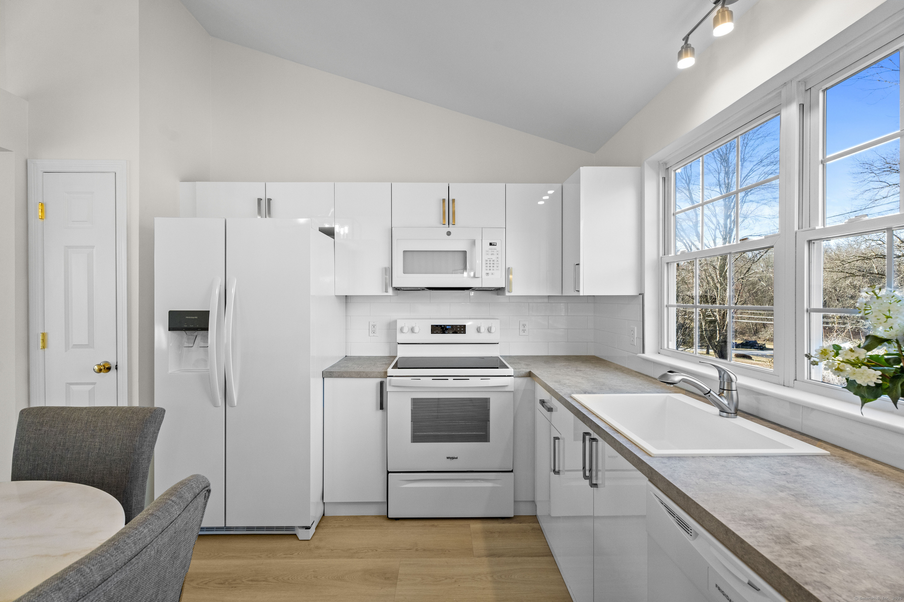 102 Noank Ledyard Road, Groton, Connecticut image 7