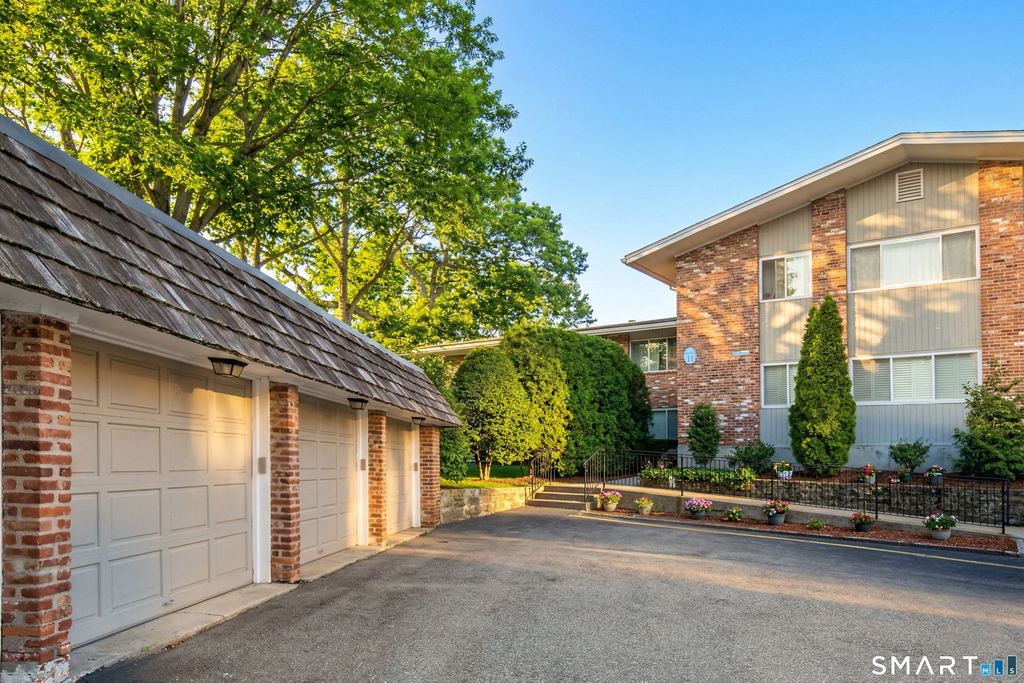 Photo of 49 Southport Woods Drive #49, Fairfield, CT 06890 (MLS # 24153494)