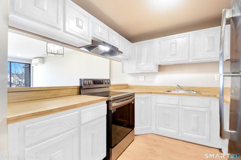 Tiny photo for 20 Amsterdam Avenue #2E, Bridgeport, CT 06606 (MLS # 24149034)