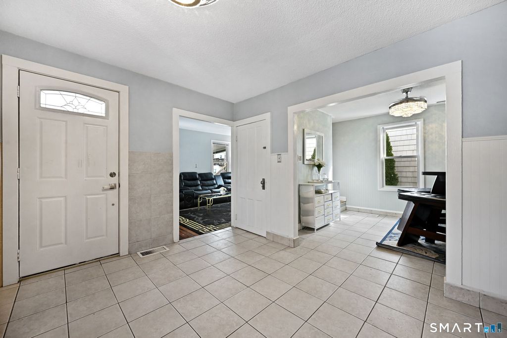 Photo of 24 Botsford Avenue, Milford, CT 06460 (MLS # 24150524)