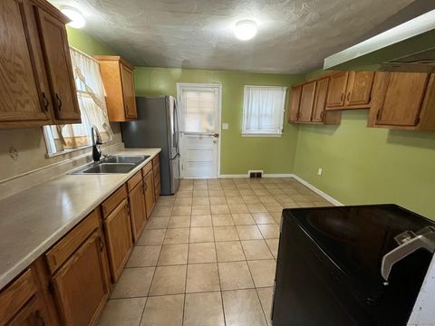 Tiny photo for 140 Edgewood Avenue, Waterbury, CT 06706 (MLS # 24143175)