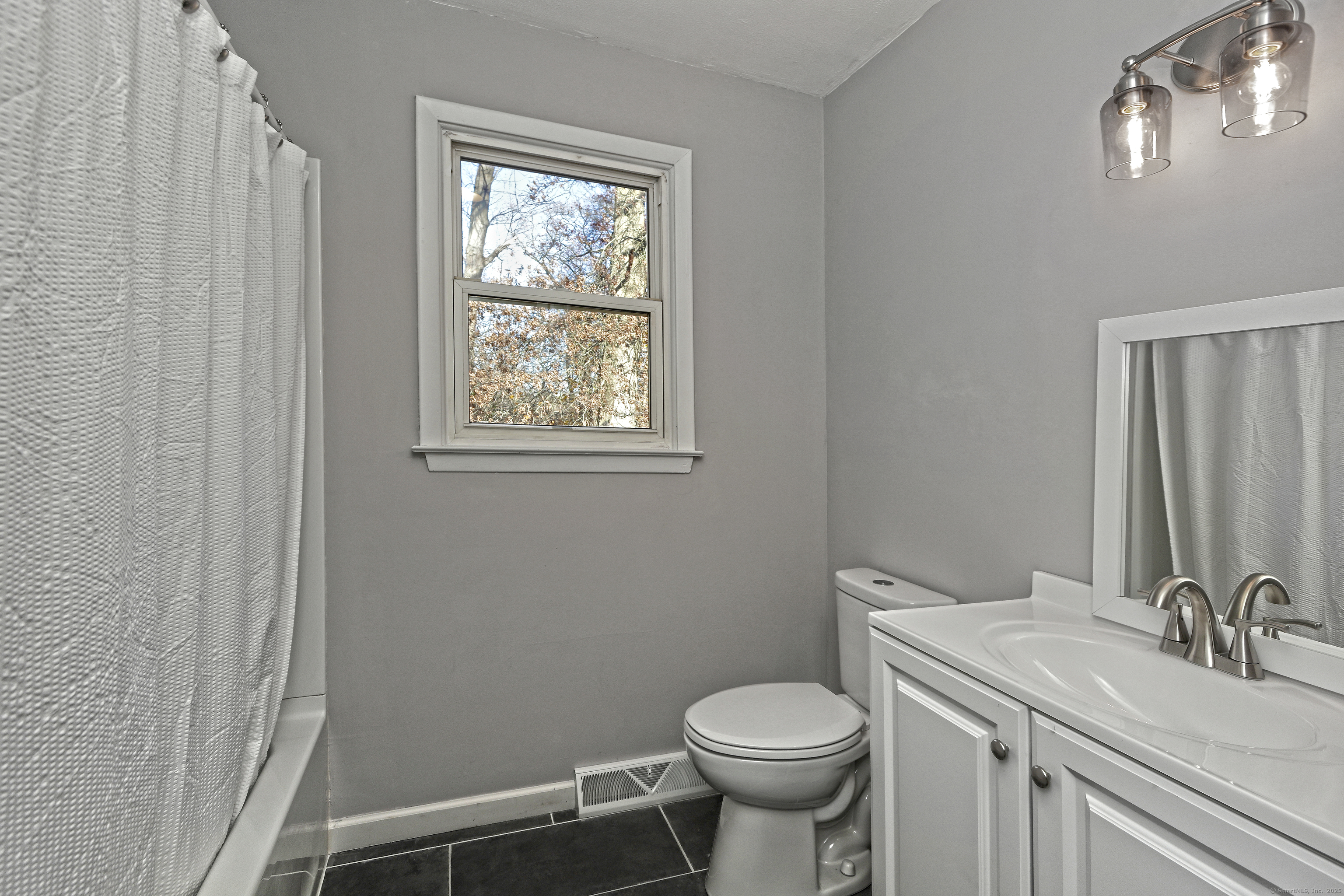 3 Carriage Drive, West Haven, Connecticut image 9