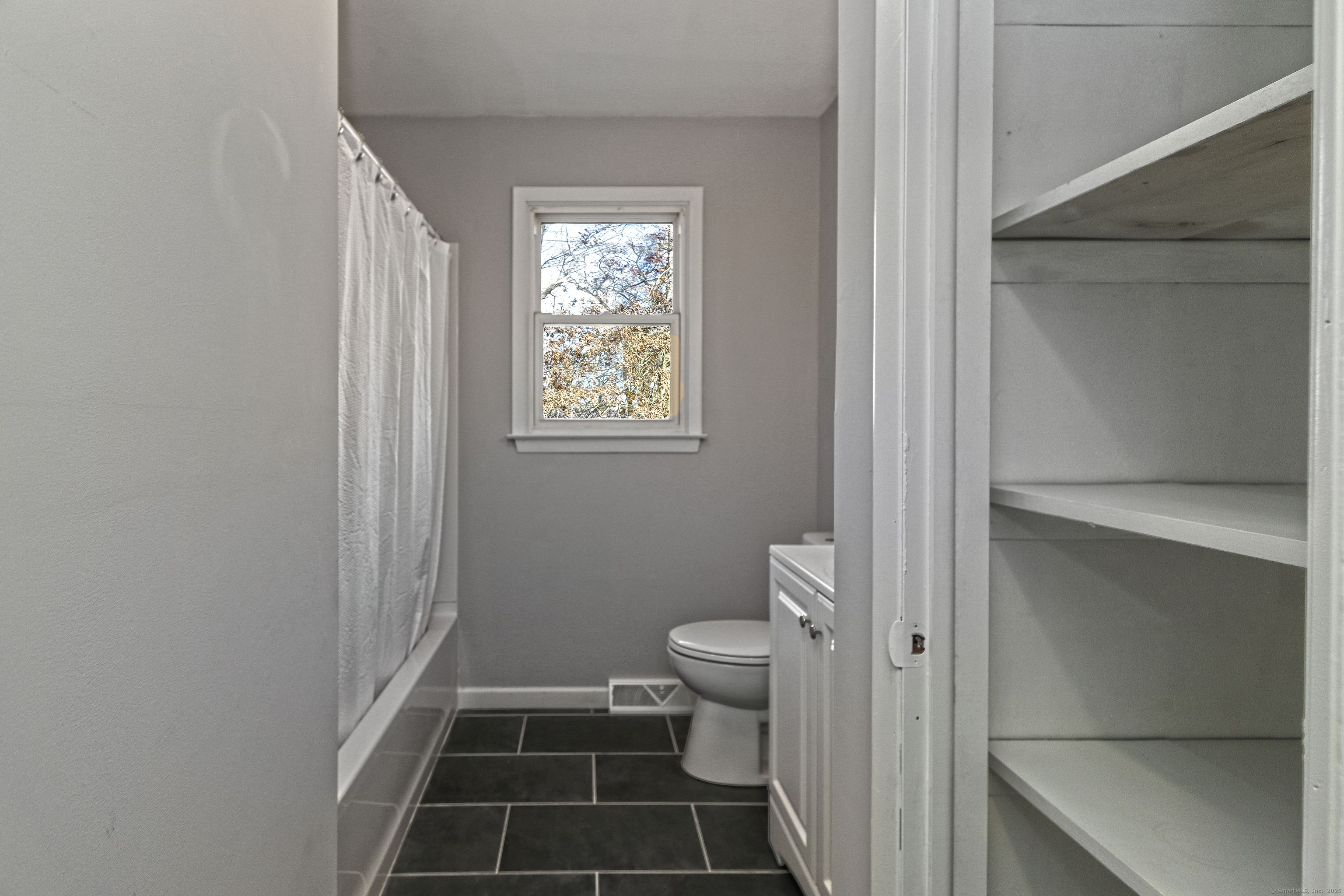 3 Carriage Drive, West Haven, Connecticut image 8