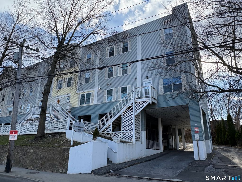 Photo of 37 Greenwich Avenue #2-1, Stamford, CT 06902 (MLS # 24163193)
