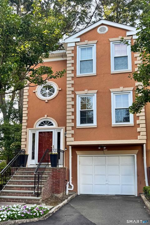 Condo For Sale - 2675 Park Avenue #26<br/> Bridgeport, CT 06604