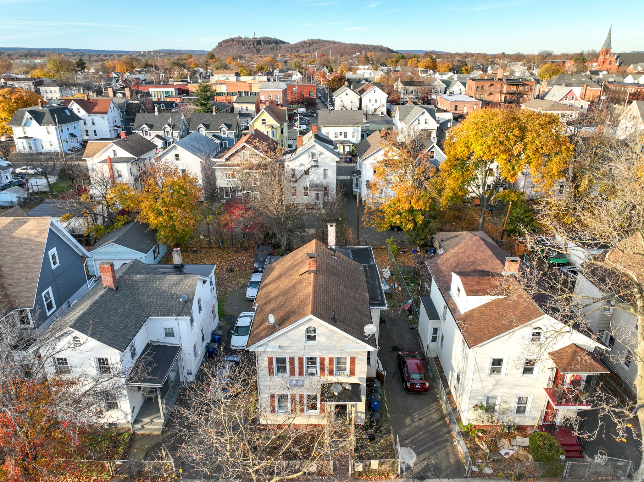 Exchange Street, New Haven, Connecticut - 6 Bedrooms  
2 Bathrooms  
12 Rooms - 