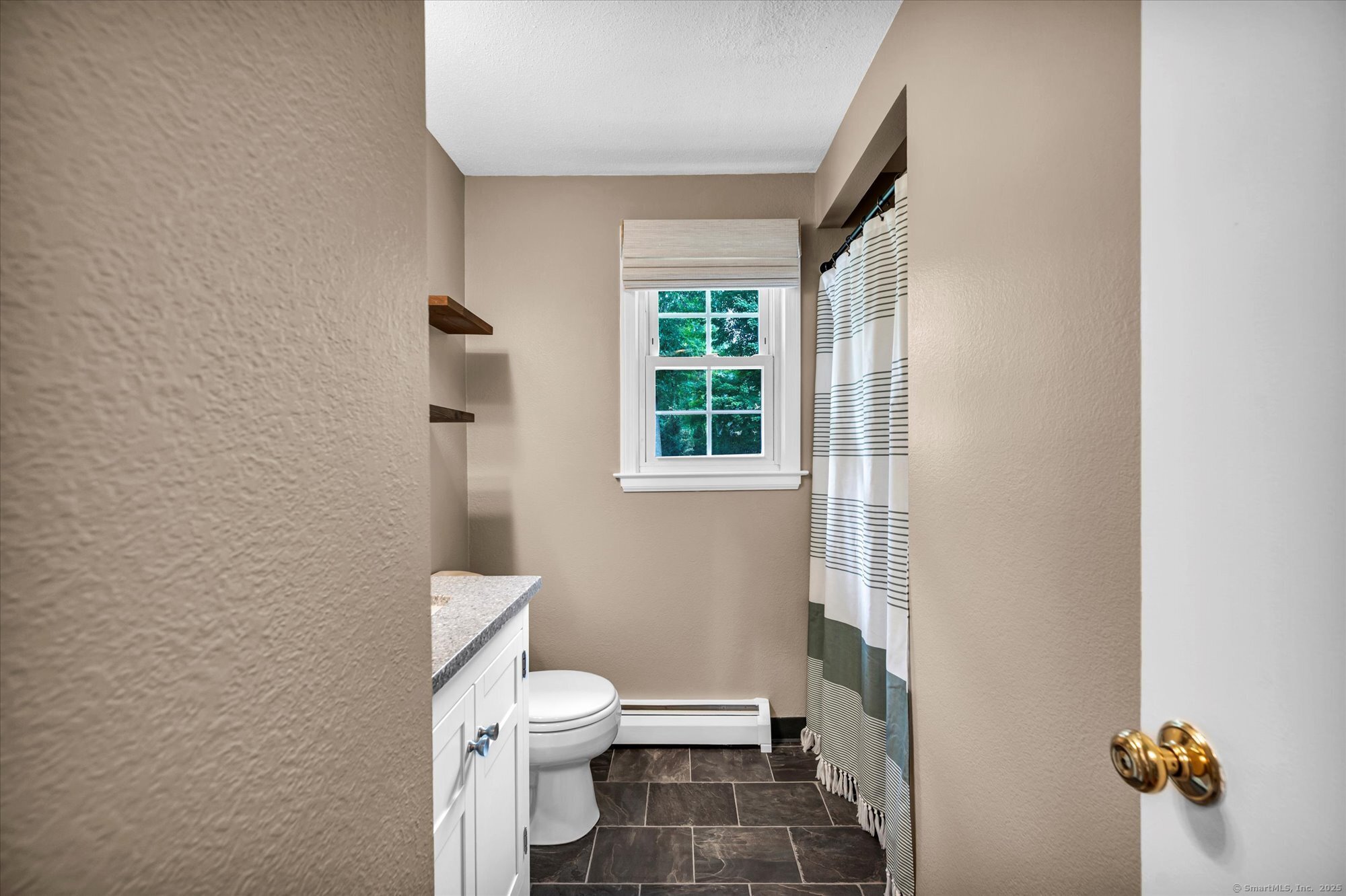 Manchester, Connecticut 06040, United States, 4 Bedrooms Bedrooms, ,2 BathroomsBathrooms,Residential,Active,170208