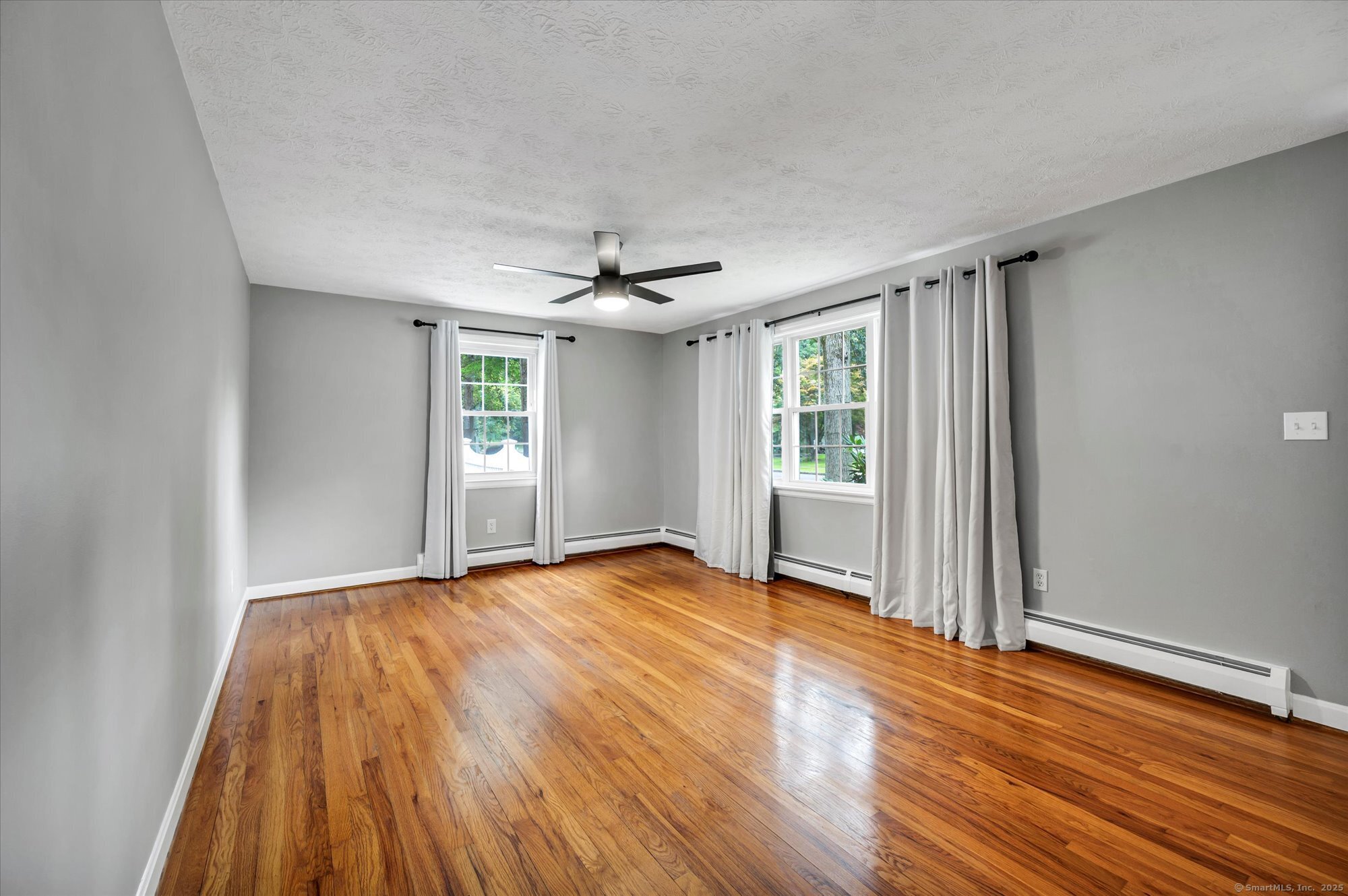 Manchester, Connecticut 06040, United States, 4 Bedrooms Bedrooms, ,2 BathroomsBathrooms,Residential,Active,170208