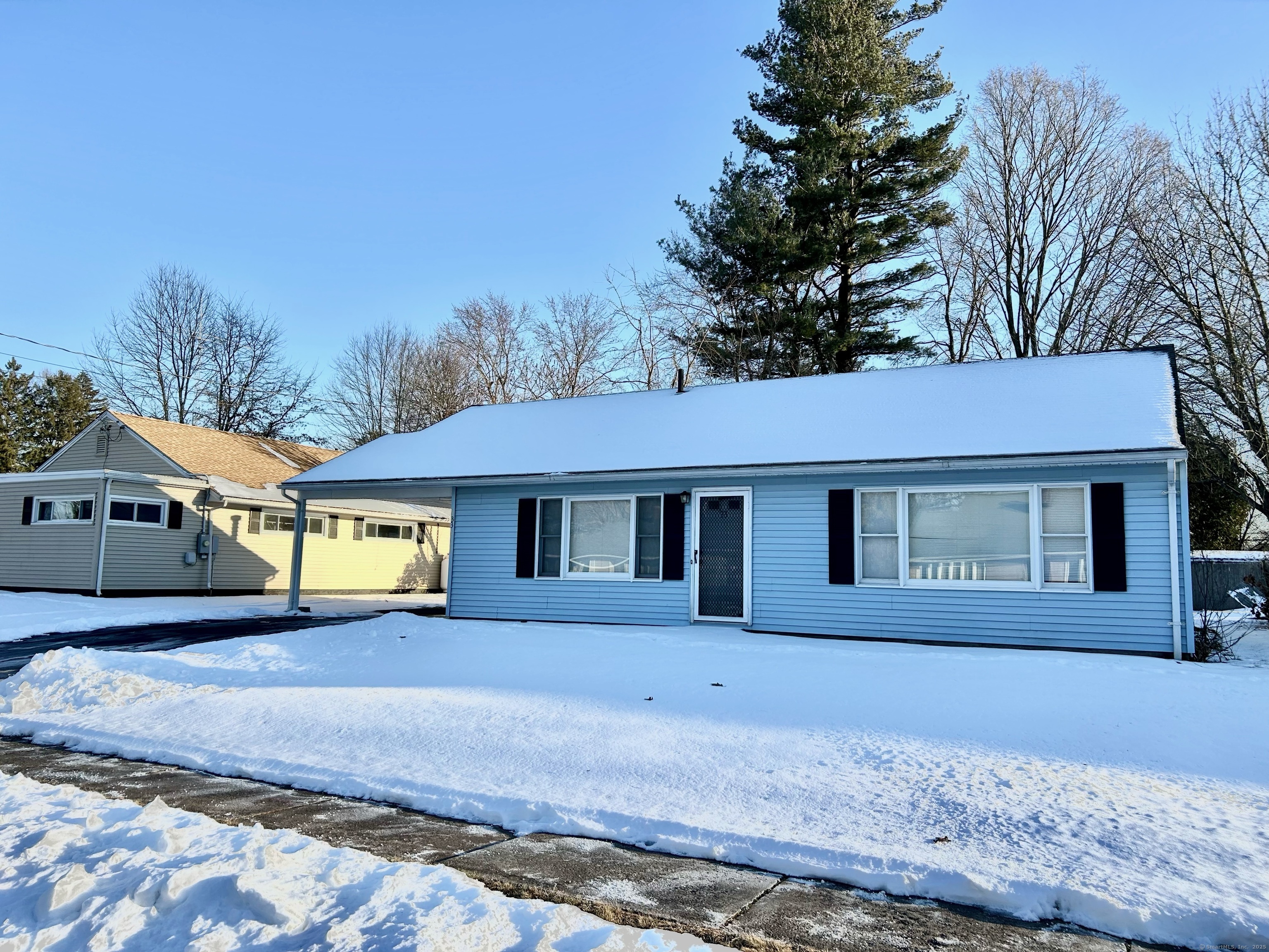 33 Manor Circle, East Hartford, Connecticut image 2