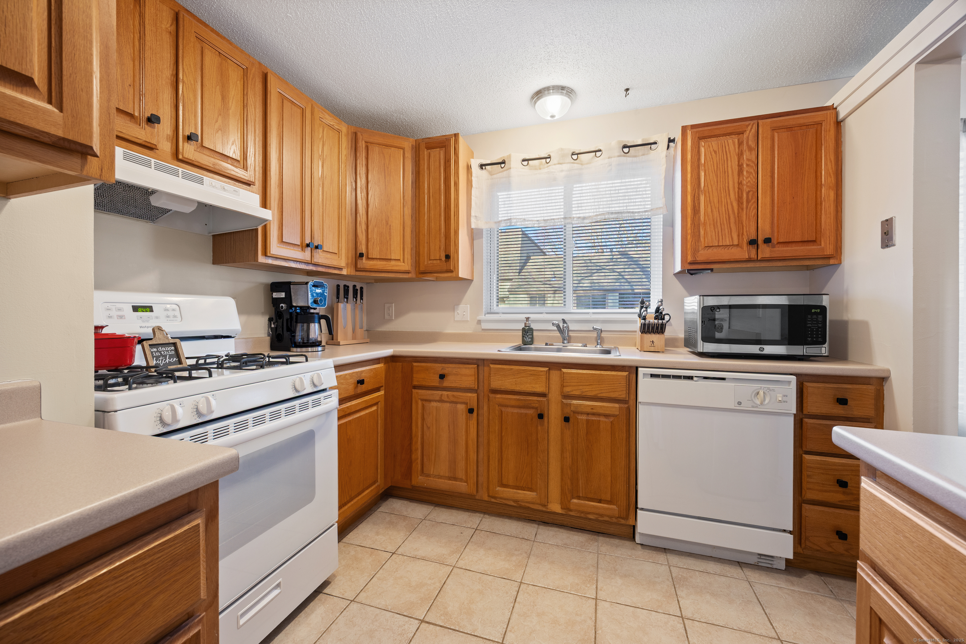 2 Byron Drive #2, Avon, Connecticut image 10