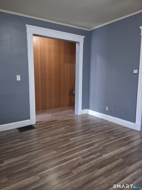 Multifamily For Rent - 146 Chestnut Avenue #1ST FLOOR<br/> Waterbury, CT 06710