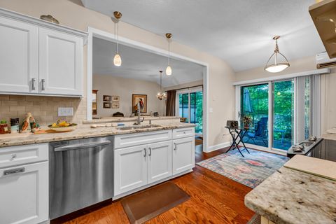 Tiny photo for 123 Heritage Village #B, Southbury, CT 06488 (MLS # 24117958)
