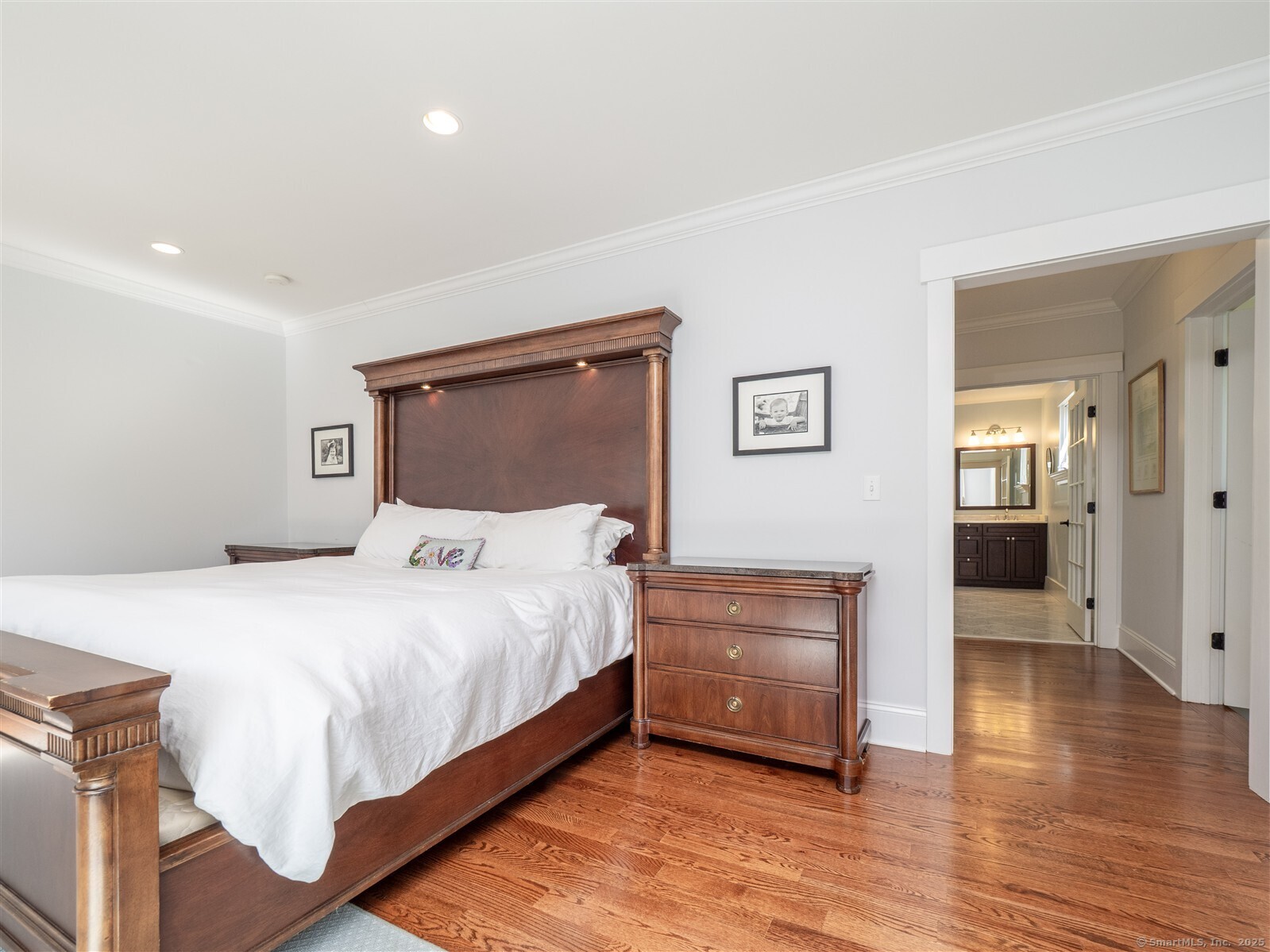 Wilton, Connecticut 06897, United States, 4 Bedrooms Bedrooms, ,5 BathroomsBathrooms,Residential,Active,208645