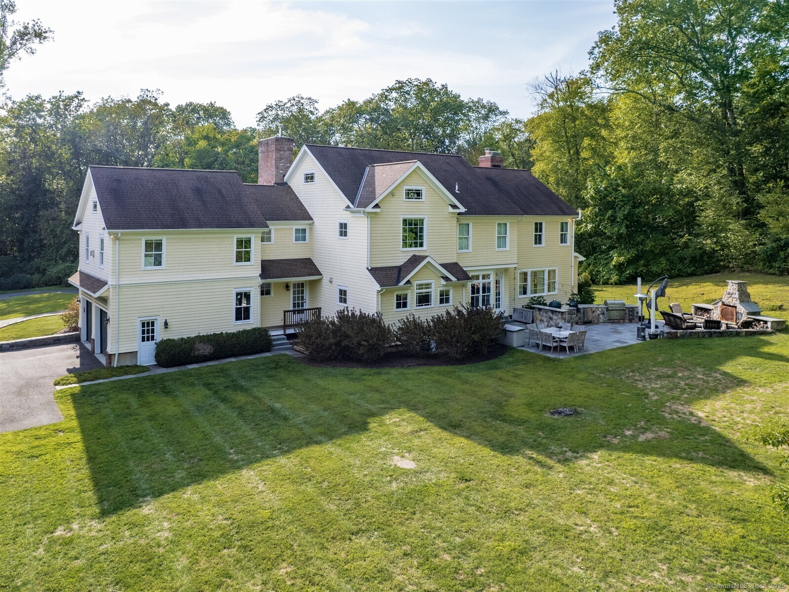 Wilton, Connecticut 06897, United States, 4 Bedrooms Bedrooms, ,5 BathroomsBathrooms,Residential,Active,208645