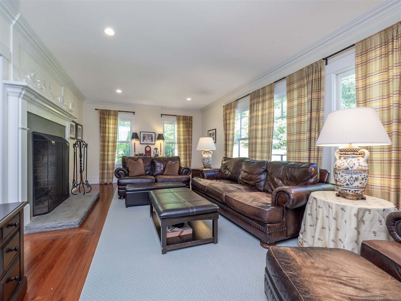 Wilton, Connecticut 06897, United States, 4 Bedrooms Bedrooms, ,5 BathroomsBathrooms,Residential,Active,208645