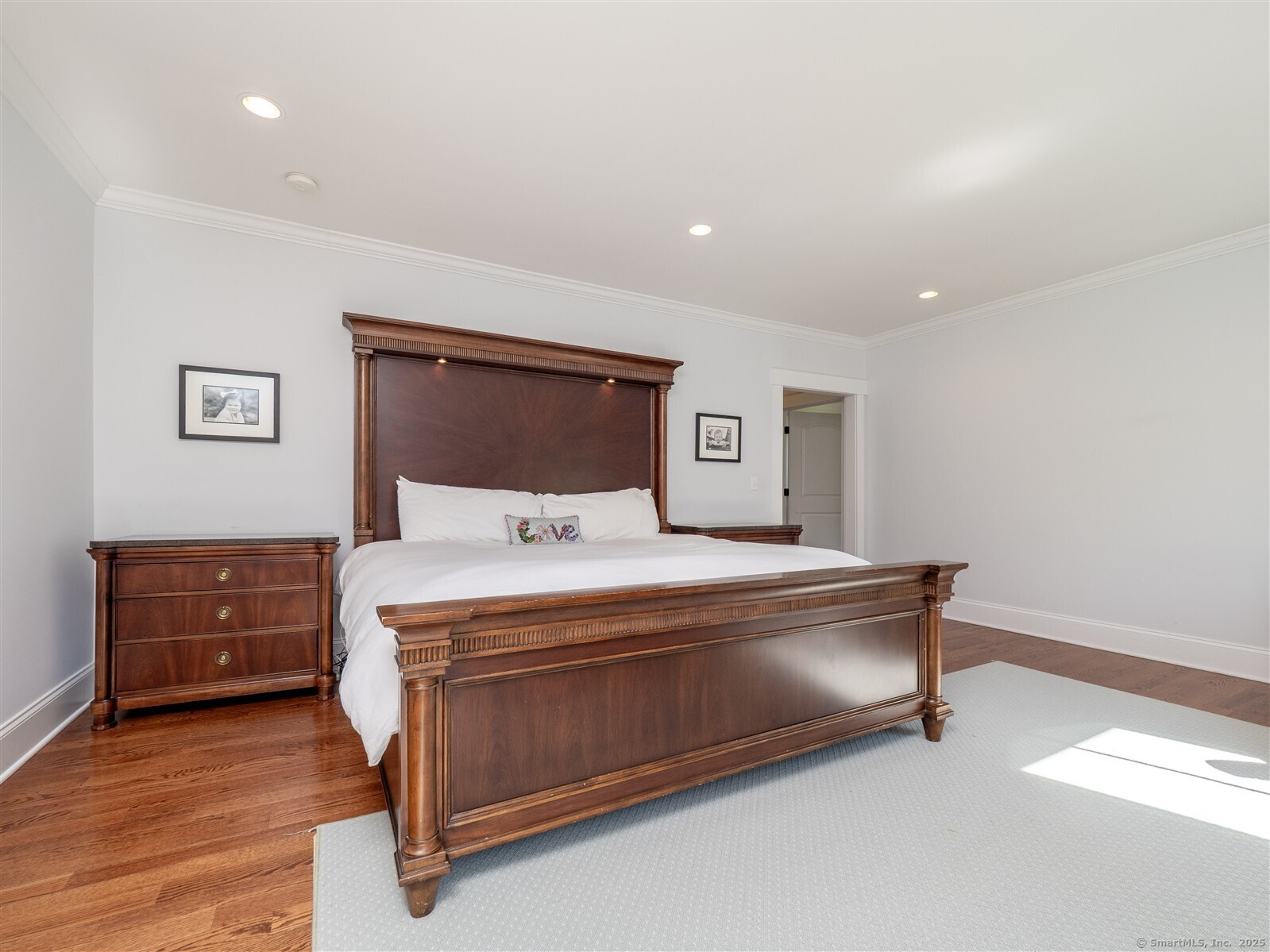 Wilton, Connecticut 06897, United States, 4 Bedrooms Bedrooms, ,5 BathroomsBathrooms,Residential,Active,208645