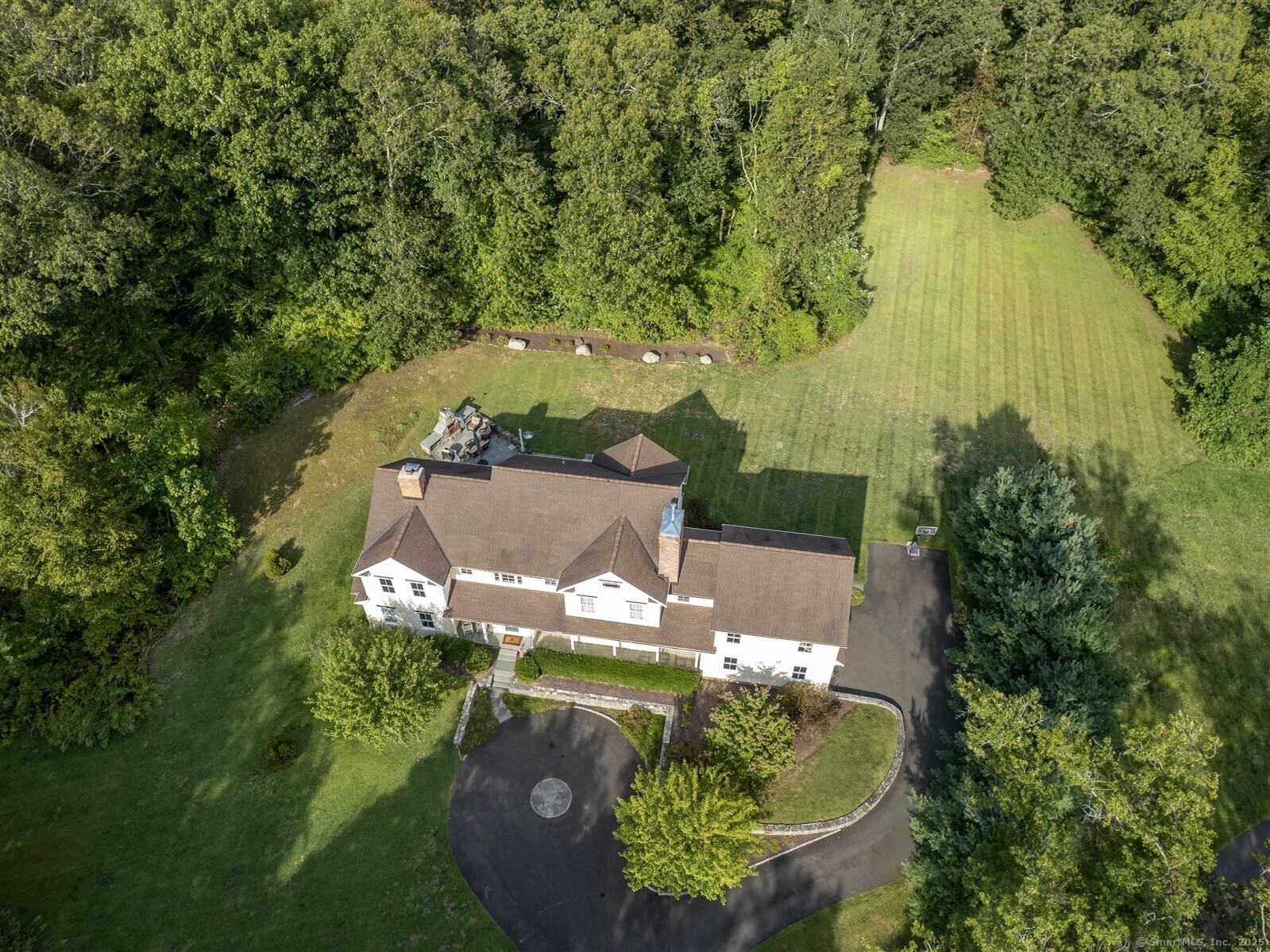 Wilton, Connecticut 06897, United States, 4 Bedrooms Bedrooms, ,5 BathroomsBathrooms,Residential,Active,208645