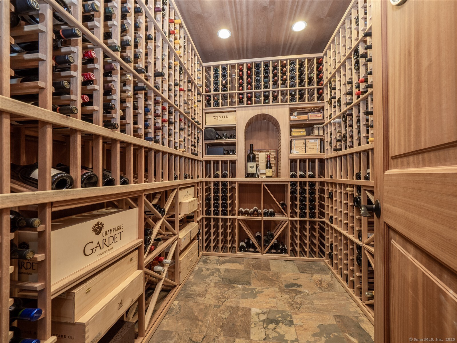 Wilton, Connecticut 06897, United States, 4 Bedrooms Bedrooms, ,5 BathroomsBathrooms,Residential,Active,208645