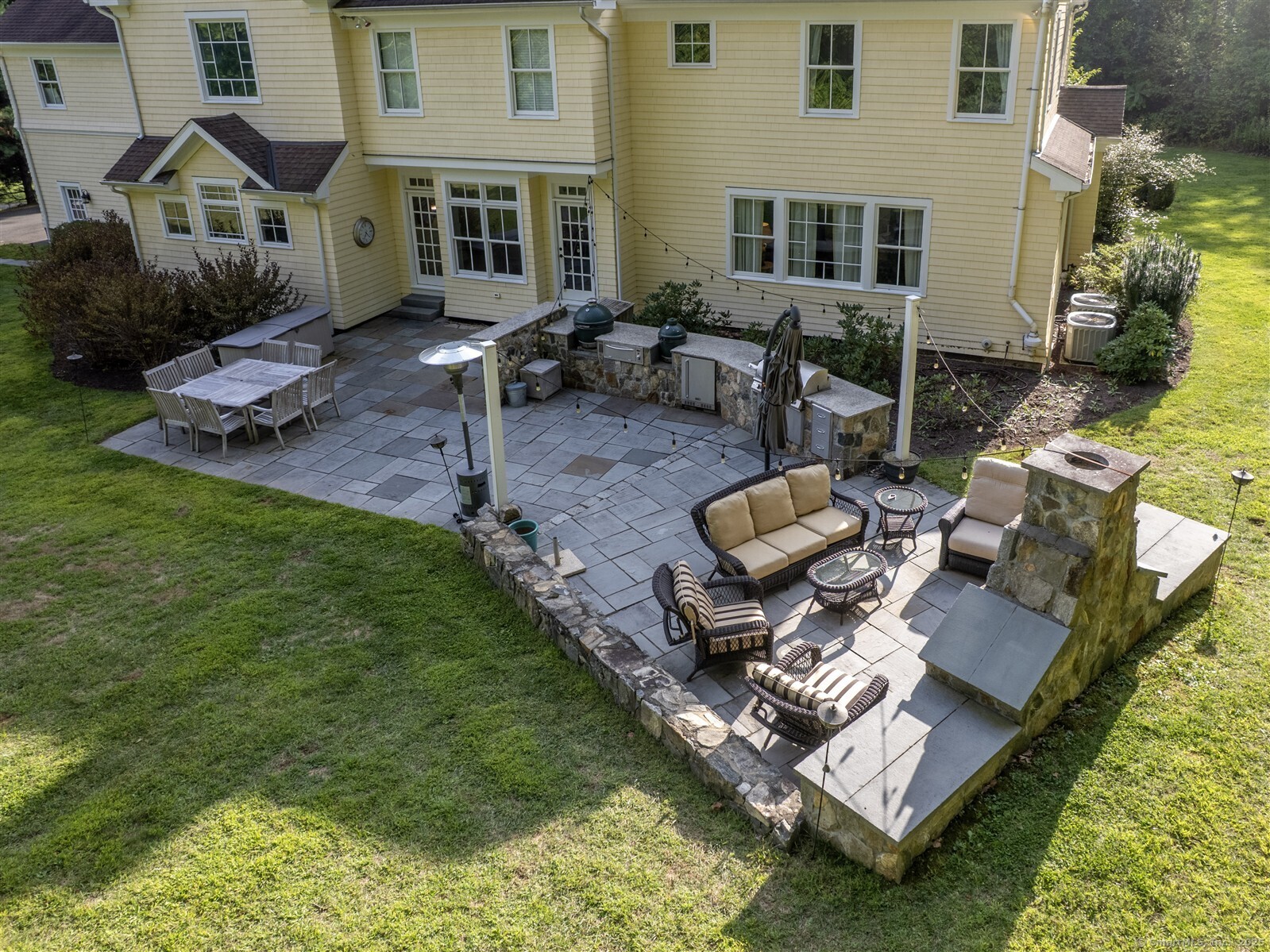 Wilton, Connecticut 06897, United States, 4 Bedrooms Bedrooms, ,5 BathroomsBathrooms,Residential,Active,208645