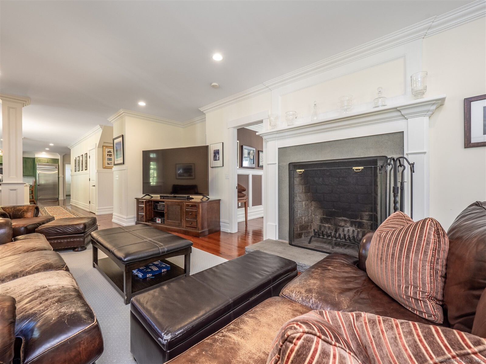 Wilton, Connecticut 06897, United States, 4 Bedrooms Bedrooms, ,5 BathroomsBathrooms,Residential,Active,208645