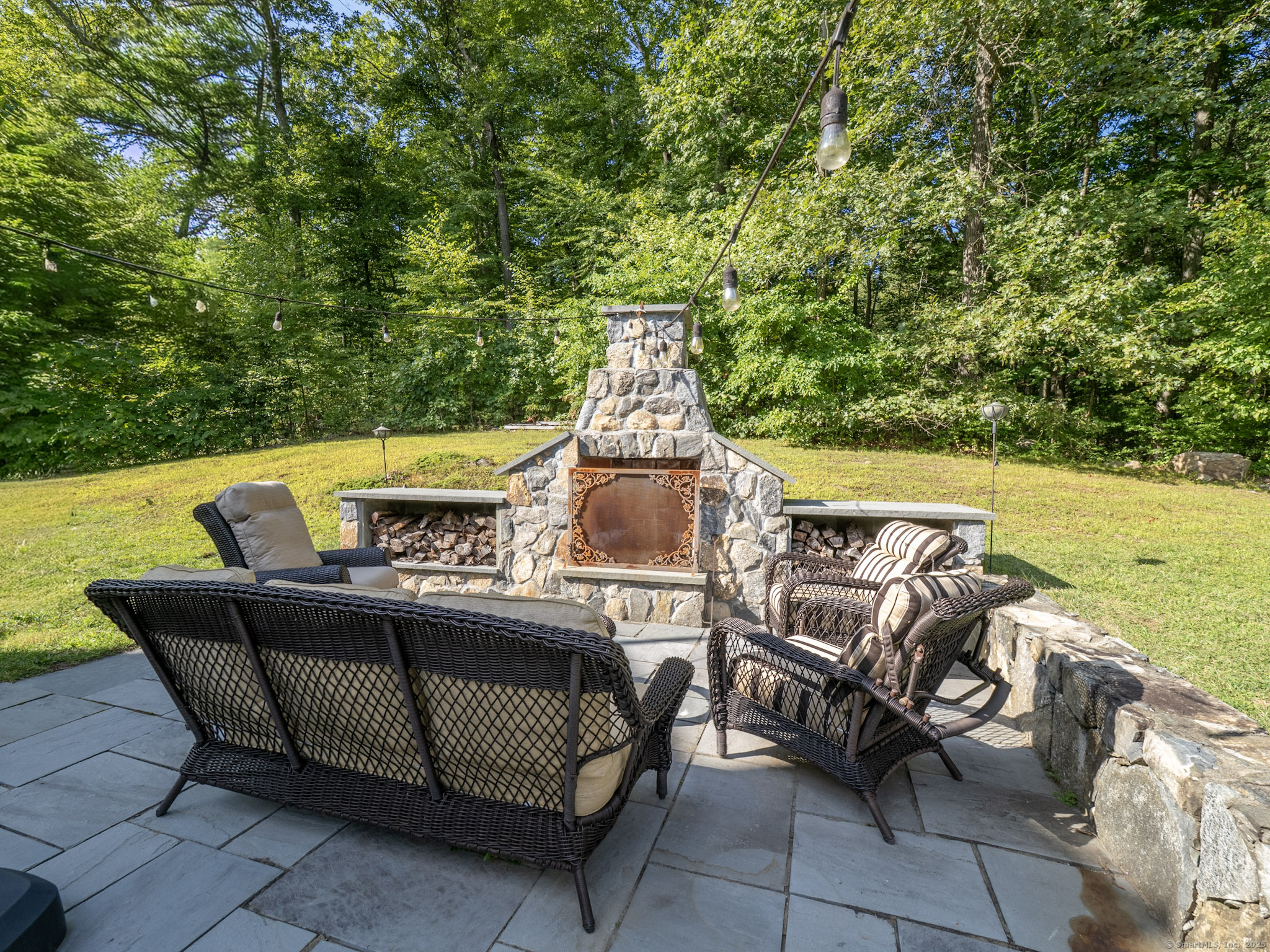 Wilton, Connecticut 06897, United States, 4 Bedrooms Bedrooms, ,5 BathroomsBathrooms,Residential,Active,208645