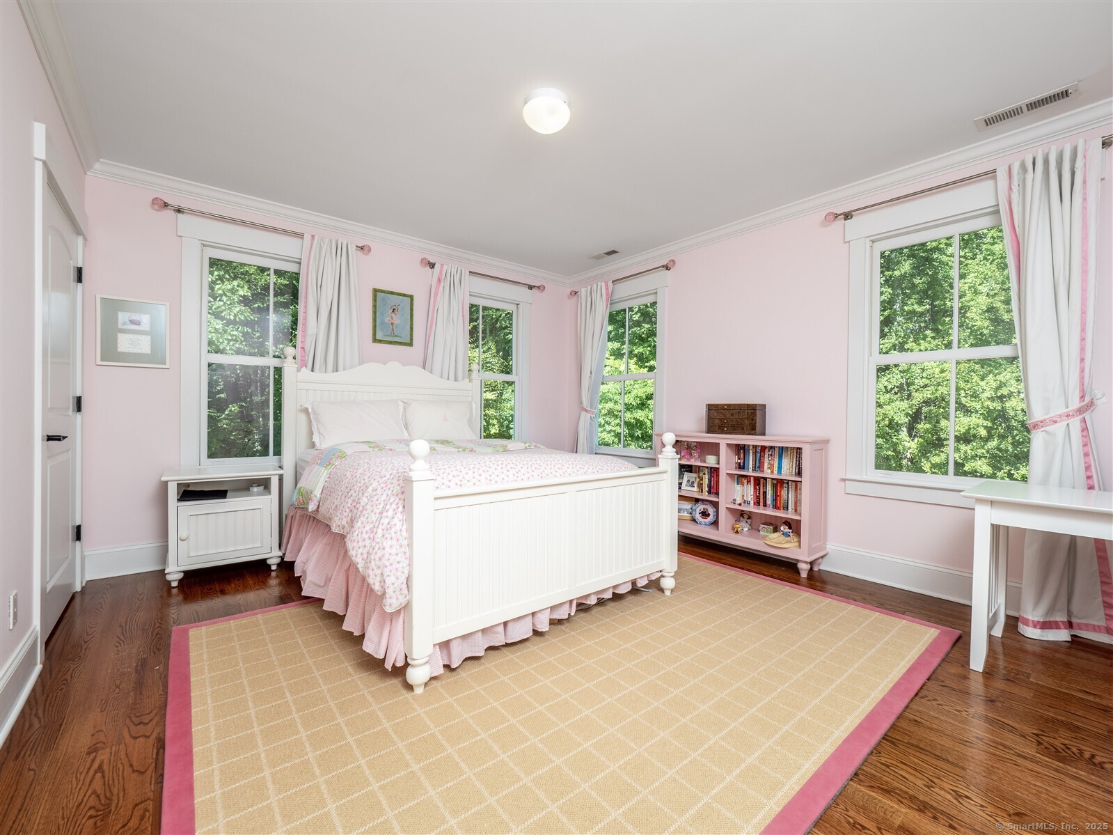 Wilton, Connecticut 06897, United States, 4 Bedrooms Bedrooms, ,5 BathroomsBathrooms,Residential,Active,208645