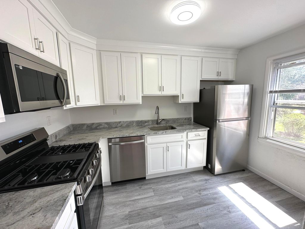 Photo of 29 Standish Road #APT 3, Stamford, CT 06902 (MLS # 24141948)