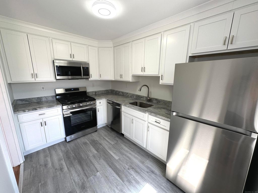 Photo of 29 Standish Road #APT 3, Stamford, CT 06902 (MLS # 24141948)