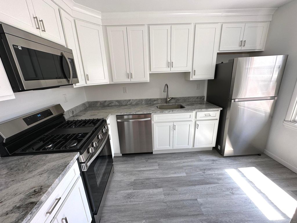 Photo of 29 Standish Road #APT 3, Stamford, CT 06902 (MLS # 24141948)