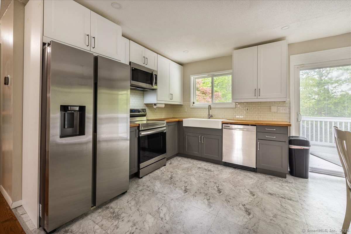 10 Carriage Drive, Naugatuck, Connecticut image 5