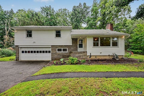 Homes For Sale - 11 Bonnybrook Road<br/> Norwalk, CT 06850