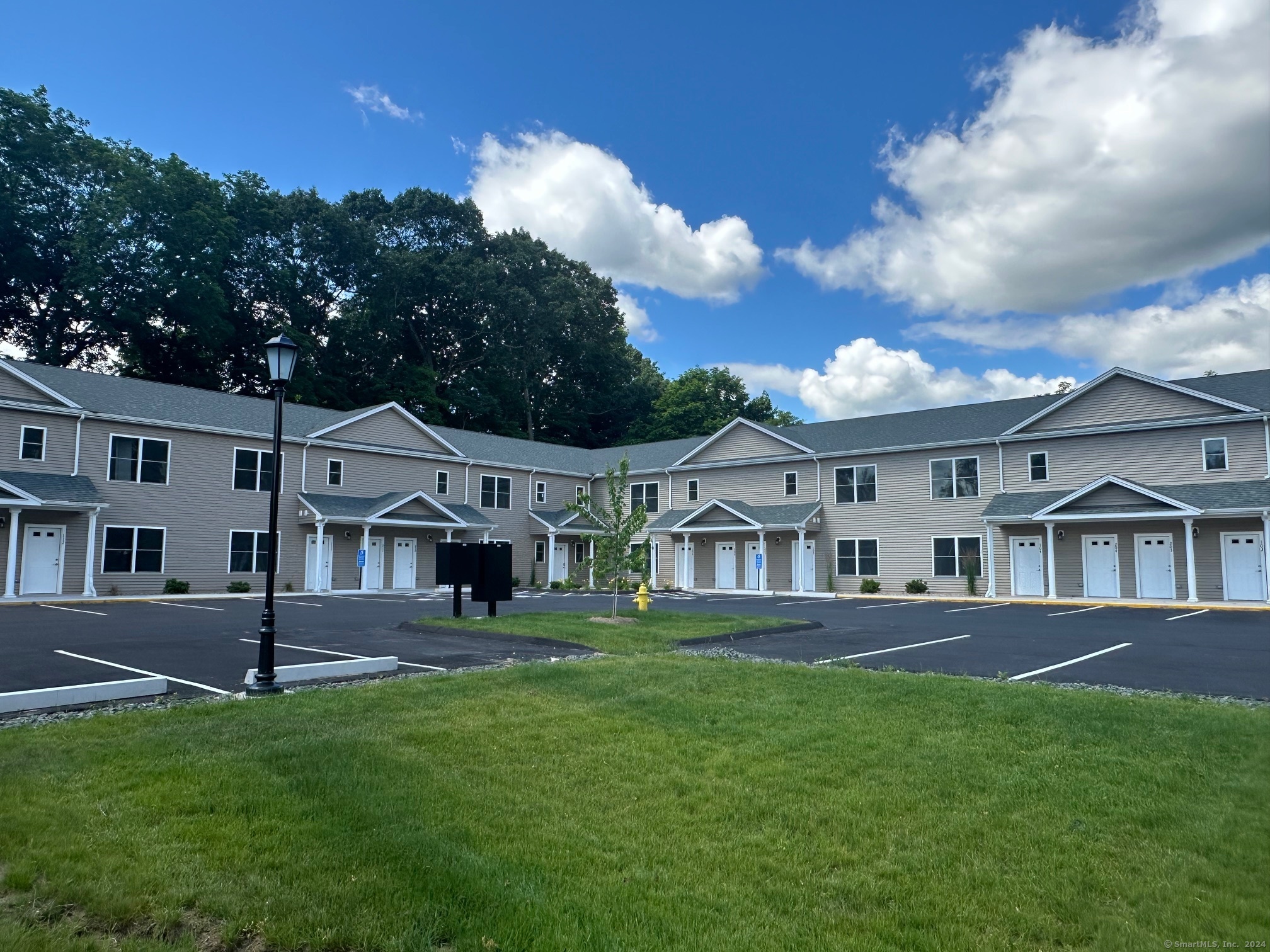 Liberty Street 205, Southington, Connecticut - 2 Bedrooms  
1 Bathrooms  
4 Rooms - 