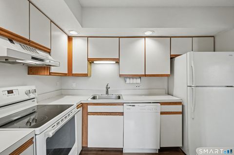 Tiny photo for 149 Fountain Street #8, New Haven, CT 06515 (MLS # 24163373)