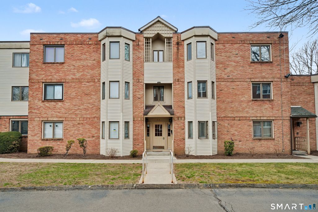 Photo of 149 Fountain Street #8, New Haven, CT 06515 (MLS # 24163373)