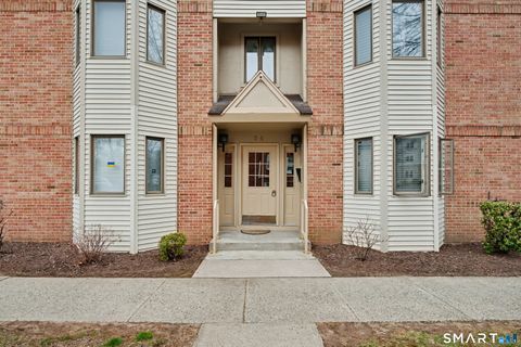 Tiny photo for 149 Fountain Street #8, New Haven, CT 06515 (MLS # 24163373)